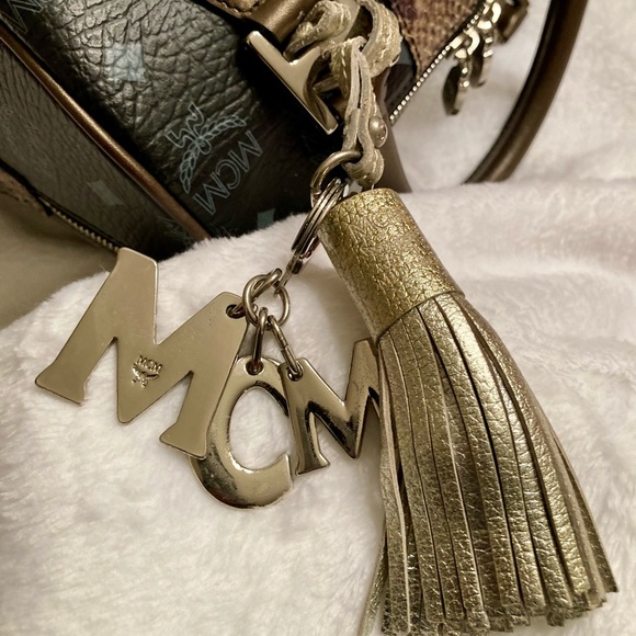 Authentic MCM Visetos Princess Lion Boston Coated Canvas & Leather Bag - Picture 7 of 16